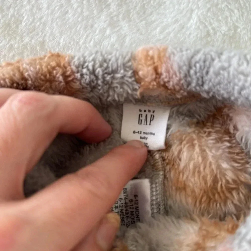 Baby gap gray Sherpa fleece teddy bear print set size 6-12 months